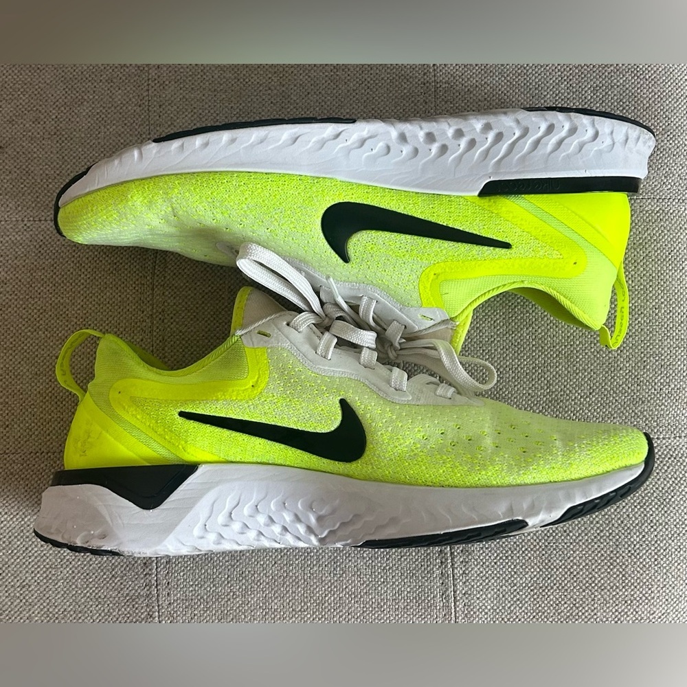 Nike Women's Odyssey React Running Shoes Bright Green AO9820-103 Size 7.5 - Picture 11 of 13